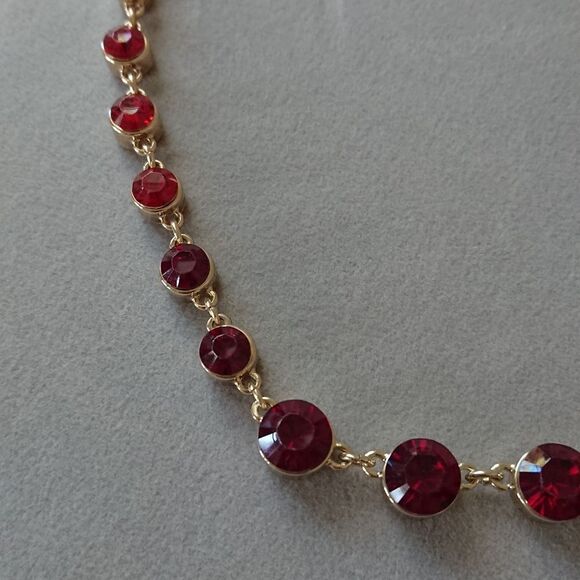 J.Crew Crystal Red/pink/purple Faceted Gold Tone Statement Necklace - Picture 8 of 9